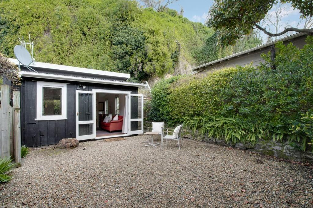 Tiny Home Big Vibes In Central Napier Exteriör bild